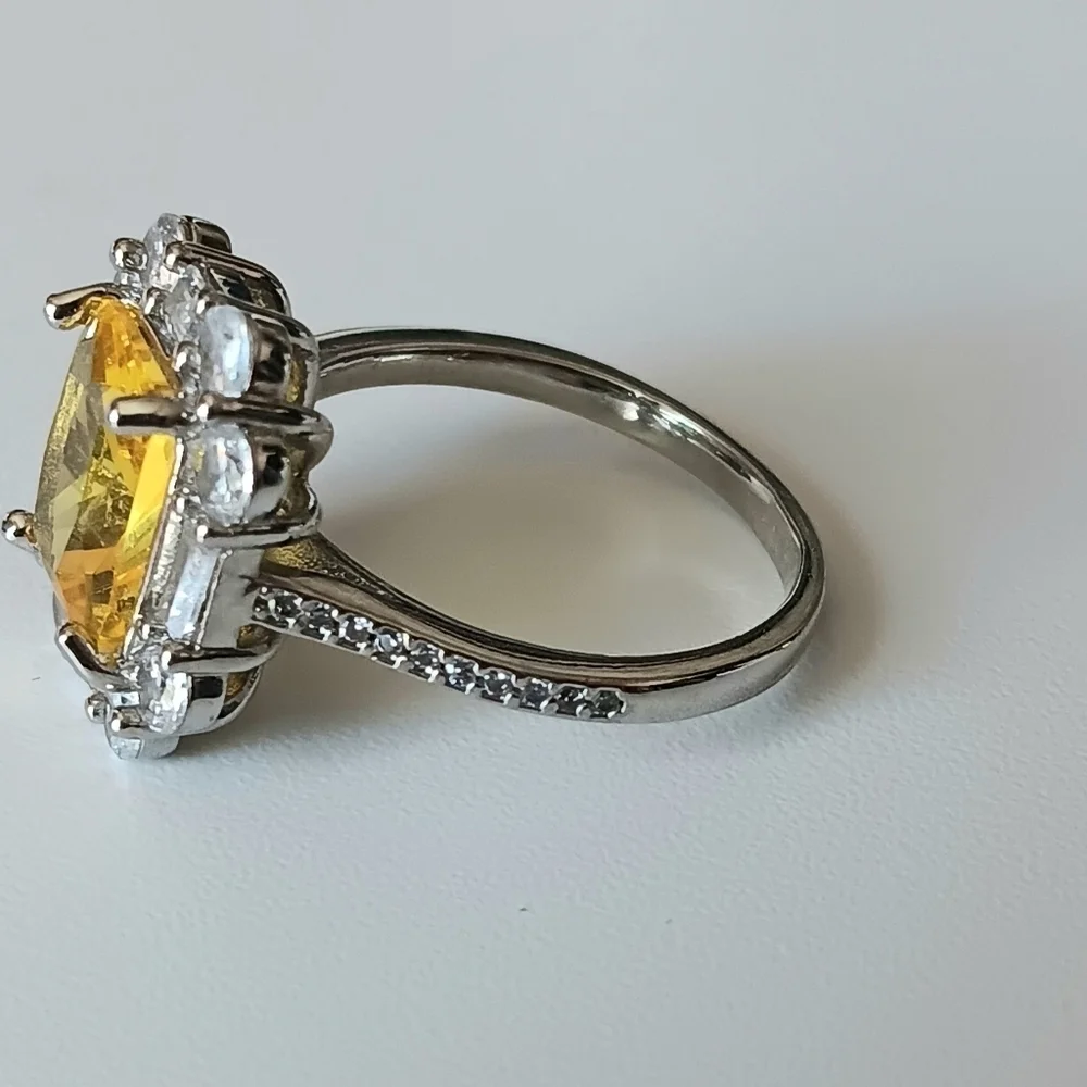Beautiful Citrine & Cz Fashion Ring .925 Size 8 - Picture 4 of 8